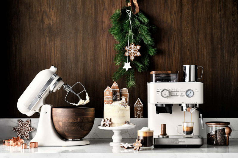 Holiday season electrics still life for Williams Sonoma with prop styling by Elkie Brown, represented by Pat Bates & Associates, a top artist management agency in the retail home sectors.