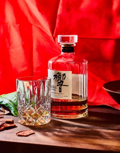 Luxury whisky still life by photographer Yunhee Kim, represented by Pat Bates & Associates, a top photo agency in the food and beverage editorial, lifestyle and retail brand sectors.